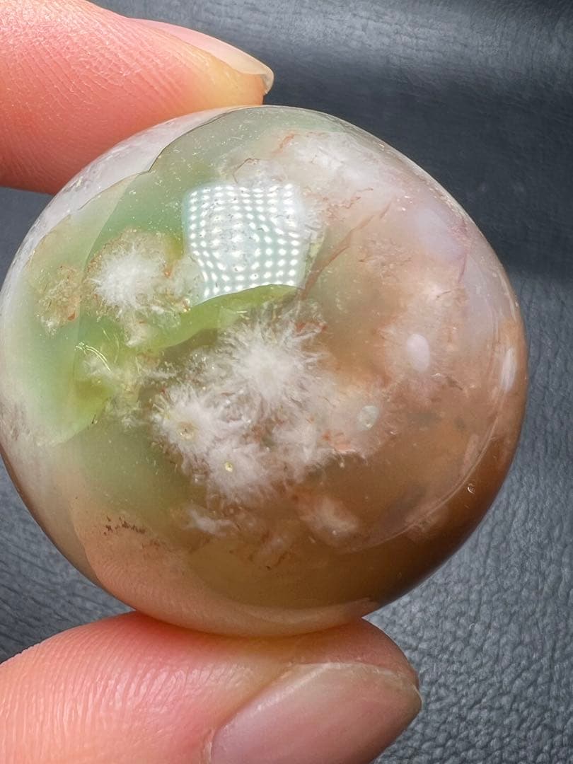 071820  32.6ミリ緑桜瑪瑙　貫通穴　結晶入り 激安！希少品☆人気☆緑桜瑪瑙☆天然無処理☆マダガスカル産☆翠さくら