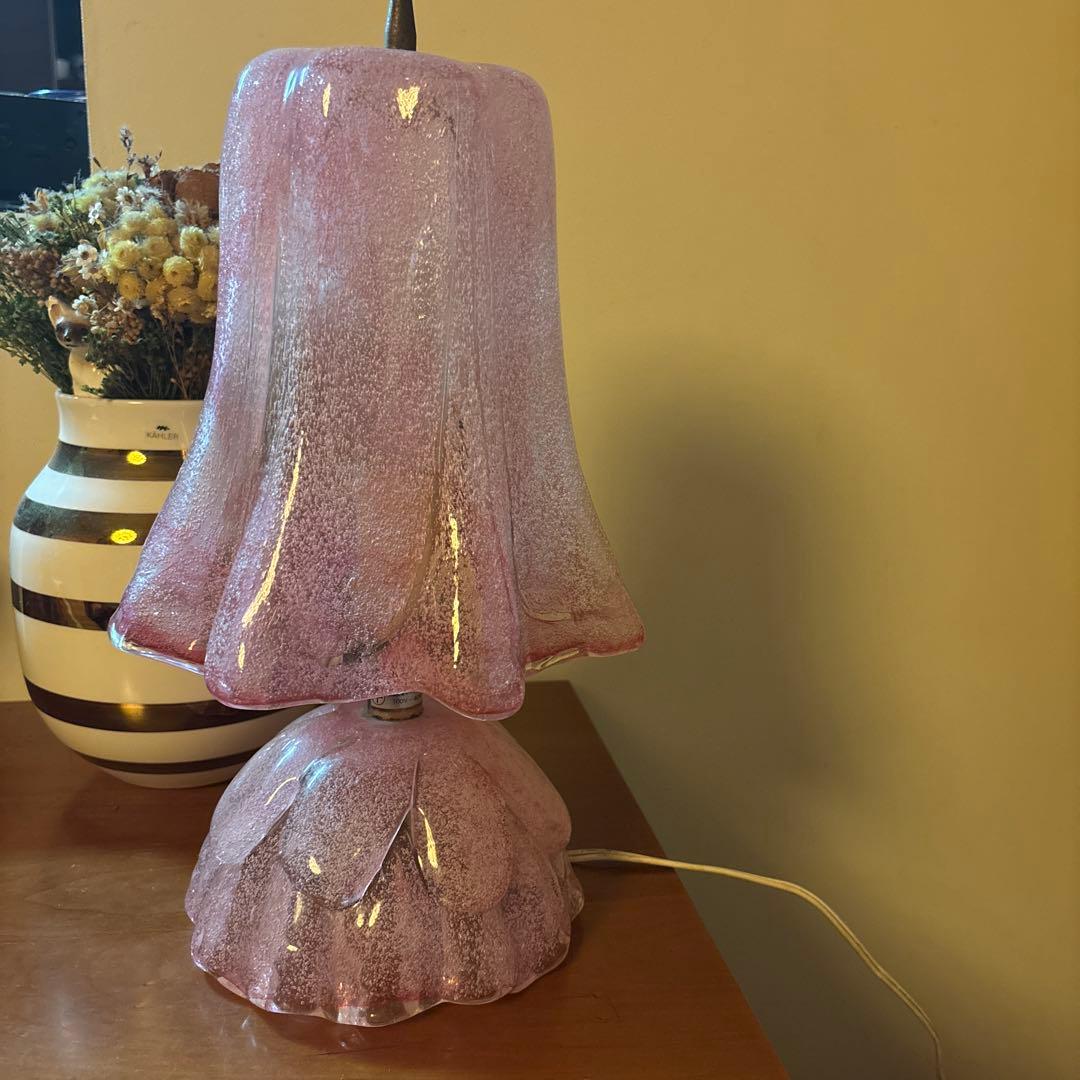 ビンテージ名門岩田工芸ガラス 花をモチーフとした芸術的なガラスの