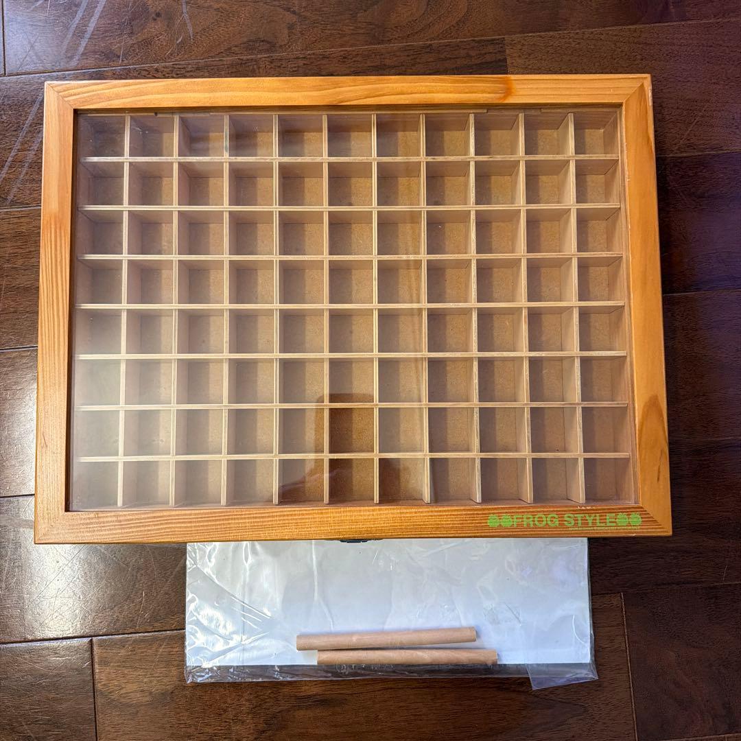 【FROG STYLE】木製コレクションボックス 88マス キーホルダー付き FROG STYLE COLLECTION 20th ANNIVERSARY｜ガシャポンオフィシャルサイト