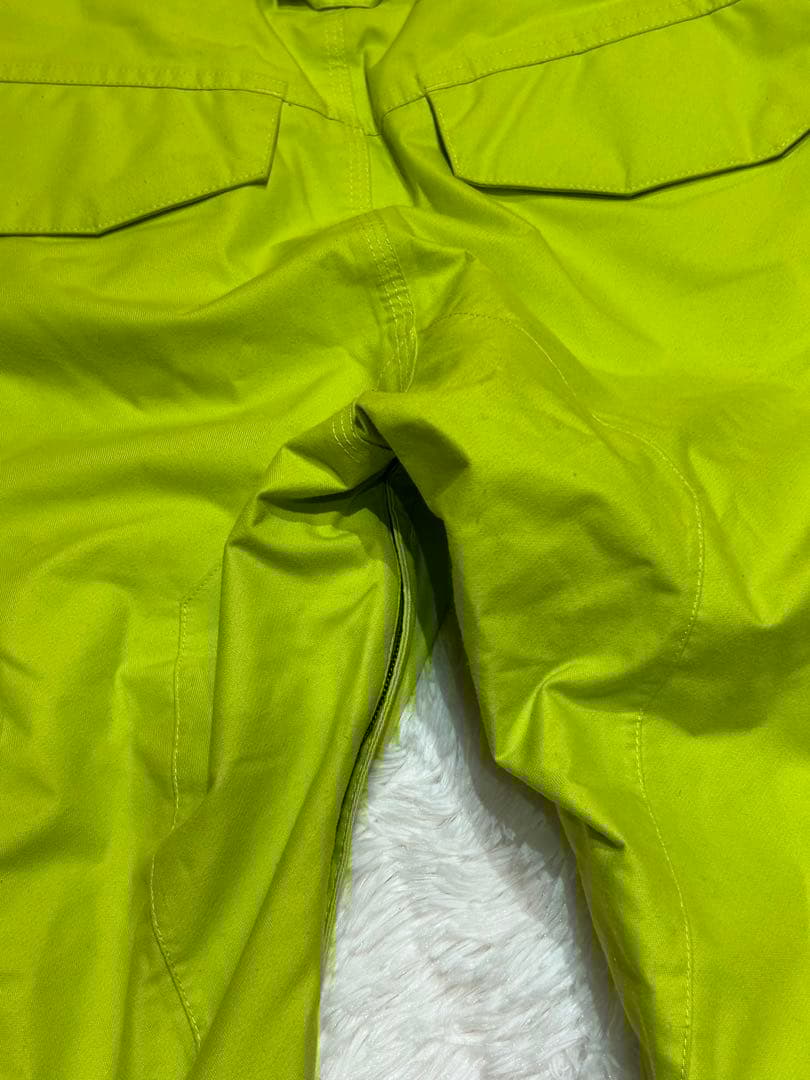 美品 BURTONスノーボードウェアカーゴパンツ メンズ L 蛍光ライム