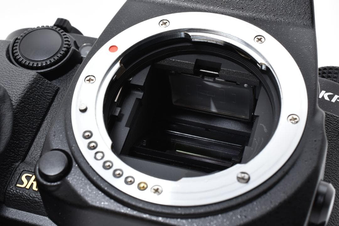 □ ほぼ新品・ショット数3652回 □ ペンタックス PENTAX KP ボディ