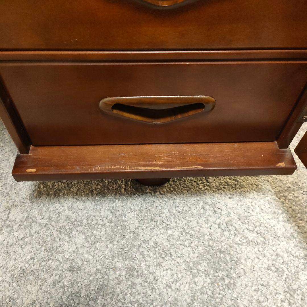 徳田家具製作所】デスク／官庁・議事堂納入実績メーカー｜ガラス天板