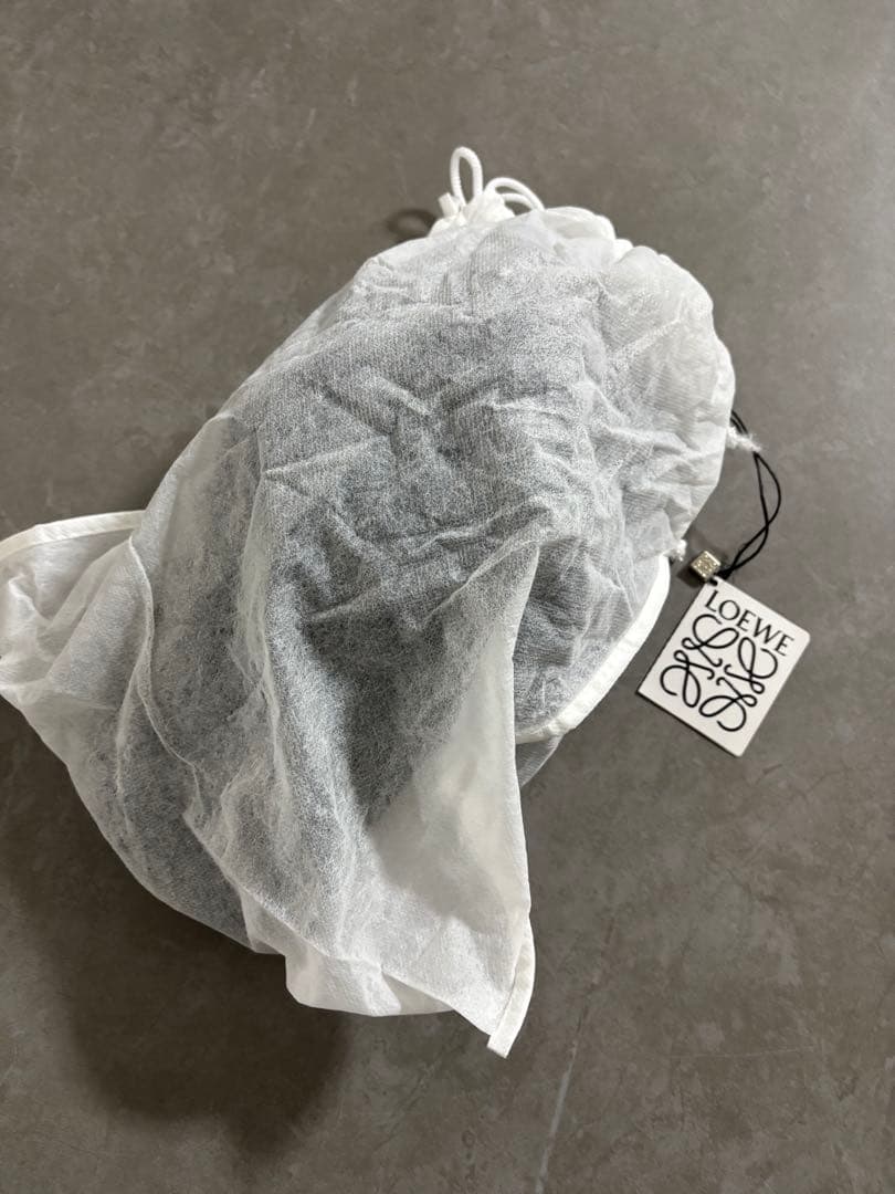 LOEWE ブラック キャンパス パッチキャップ ロゴ刺繍 2025SS