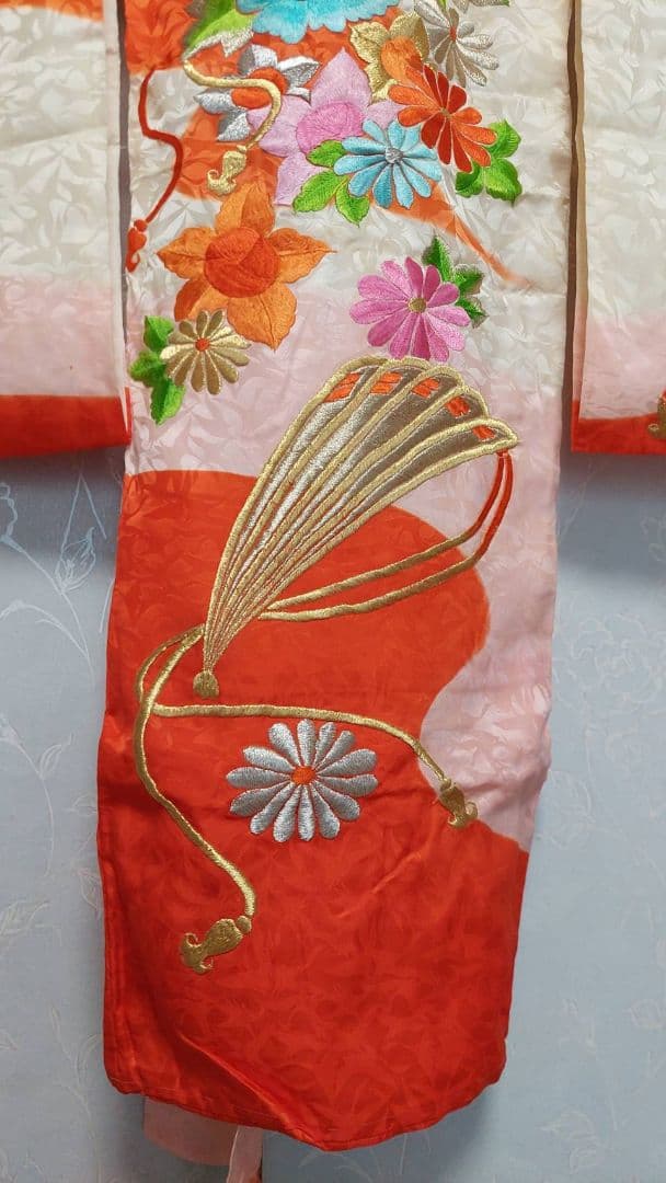 NA213アンティーク子供着物正絹3歳用着丈90センチ裄丈46センチ豪華刺繍