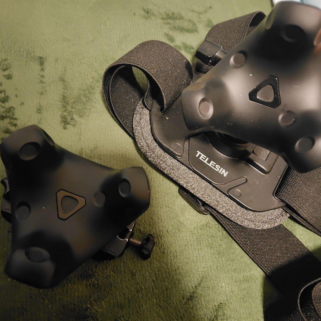 HTC VIVE 3.0 tracker トラッカー　2個 Amazon.co.jp: HTC VRヘッドセット アクセサリー VIVE トラッカー