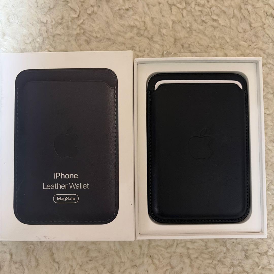 アップル 純正 MagSafe対応 iPhone レザーウォレット・ミッドナイト