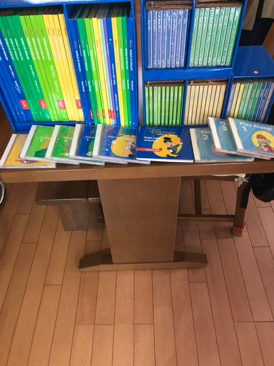 ディズニー英語システムのCDと本 1.jpg