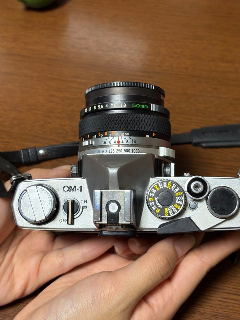 OM-1 一眼レフカメラ 35mmフィルム 赤城耕一：第15回 「大きく、重く、シャッター音が大きい」一眼レフの