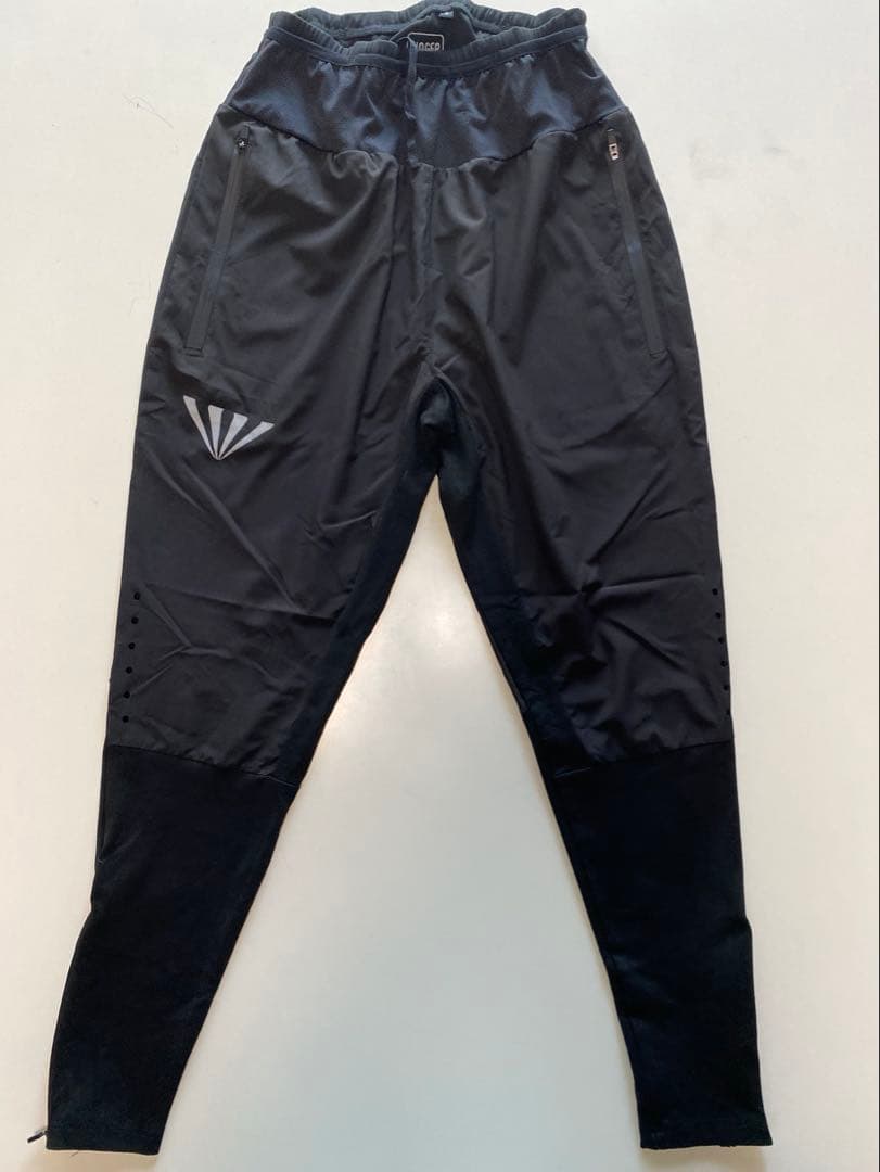 【新品未使用】 JINGER ランニングパンツ ブラックSサイズ JINGER ジンガー ユニセックス マルチポケット付きランニングパンツ