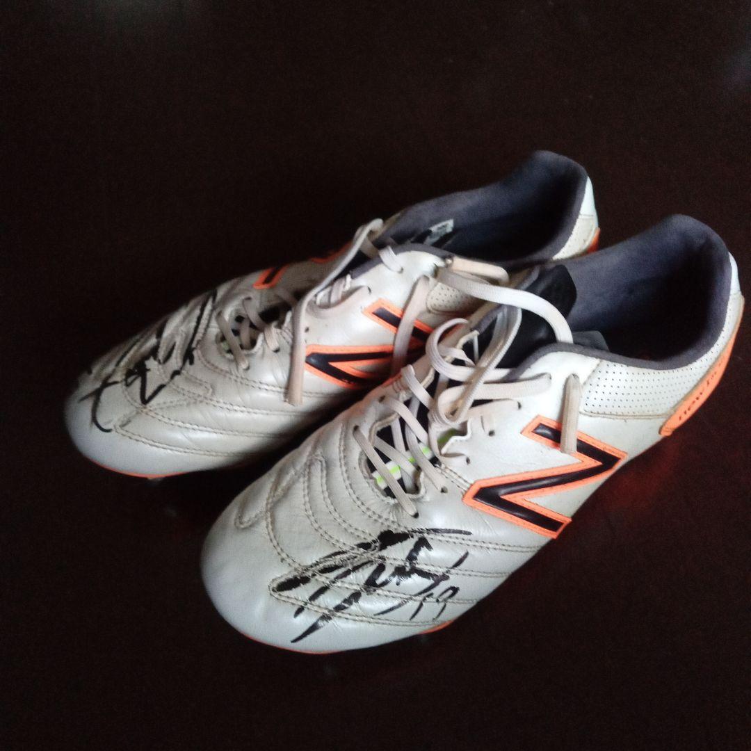 本田拓也選手実使用・直筆サイン入りスパイク　元日本代表、元清水エスパルス 和製マケレレ”元日本代表MF本田拓也が引退、岐阜と清水にメッセージ