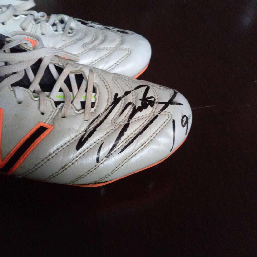 本田拓也選手実使用・直筆サイン入りスパイク 元日本代表、元清水