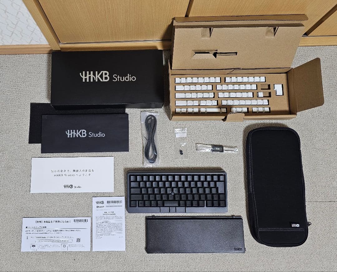 【中古】HHKB Studioキーボード日本語配列(炭＋キートップ雪＋専用ケース HHKB Studio 日本語配列「雪」 パーフェクトセット｜HHKB｜PFUダイレクト