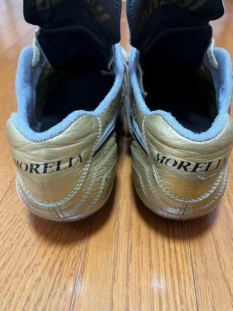 （限定モデル）ミズノモレリア　ゴールド　25.5cm