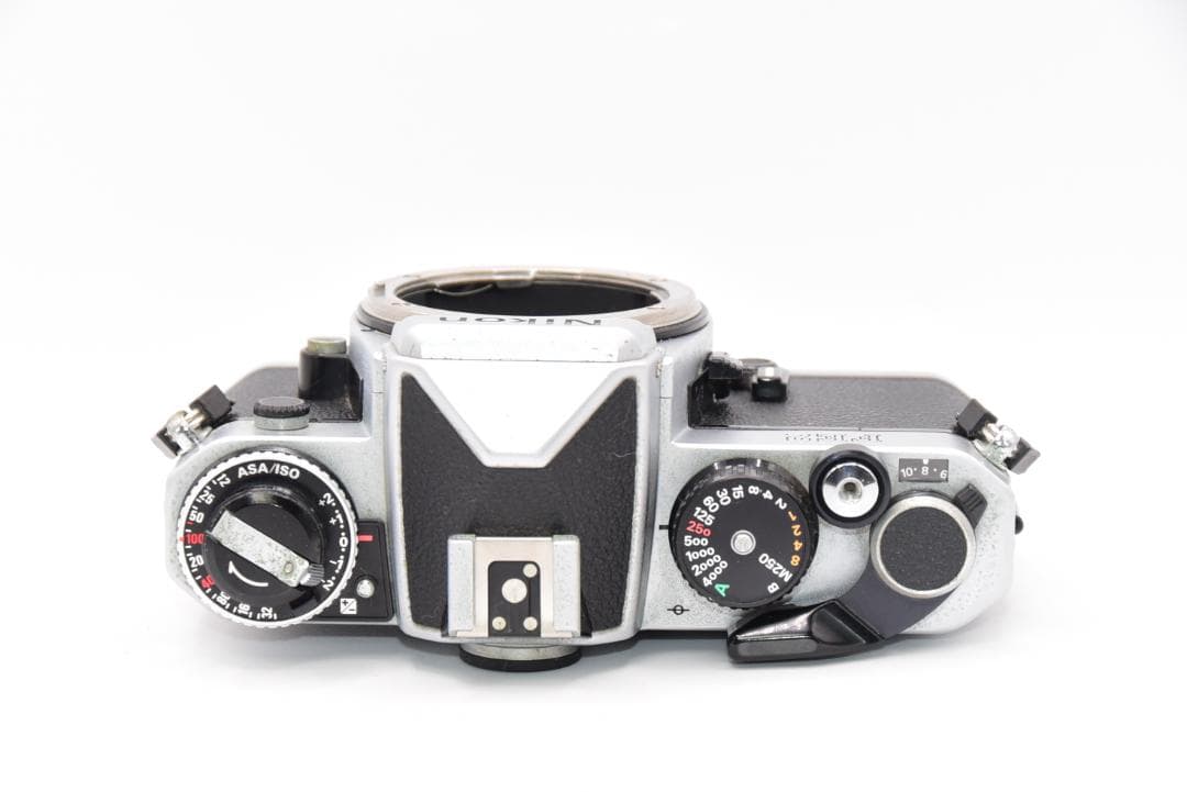 ■ 美品 ■ニコン Nikon FE2 ボディ《露出、シャッターOK》