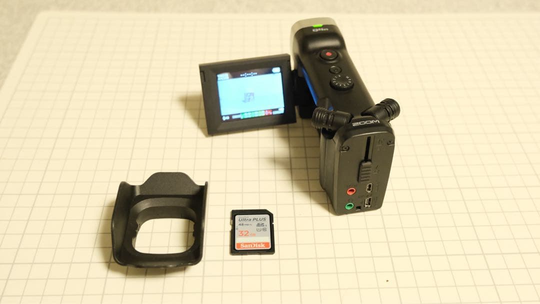 【しろくろ】Zoom Q4n ビデオカメラ 本体 SDカード32G ZOOM Handy Video Recorder Q4 価格比較 - 価格.com