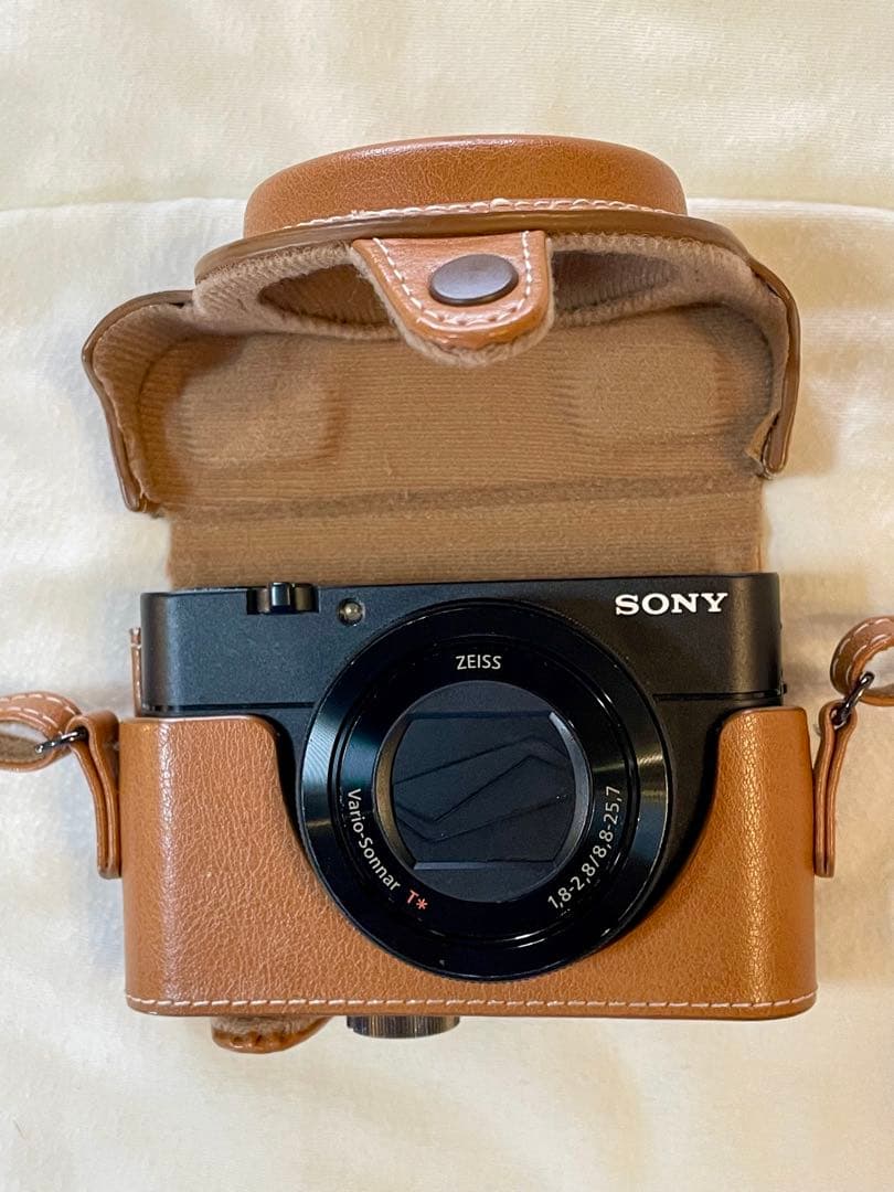 SONY コンパクトデジタルカメラ サイバーショット レザー調カバー付き 楽天市場】SONY ZV1 専用 カメラケース レザーケース 保護ケース