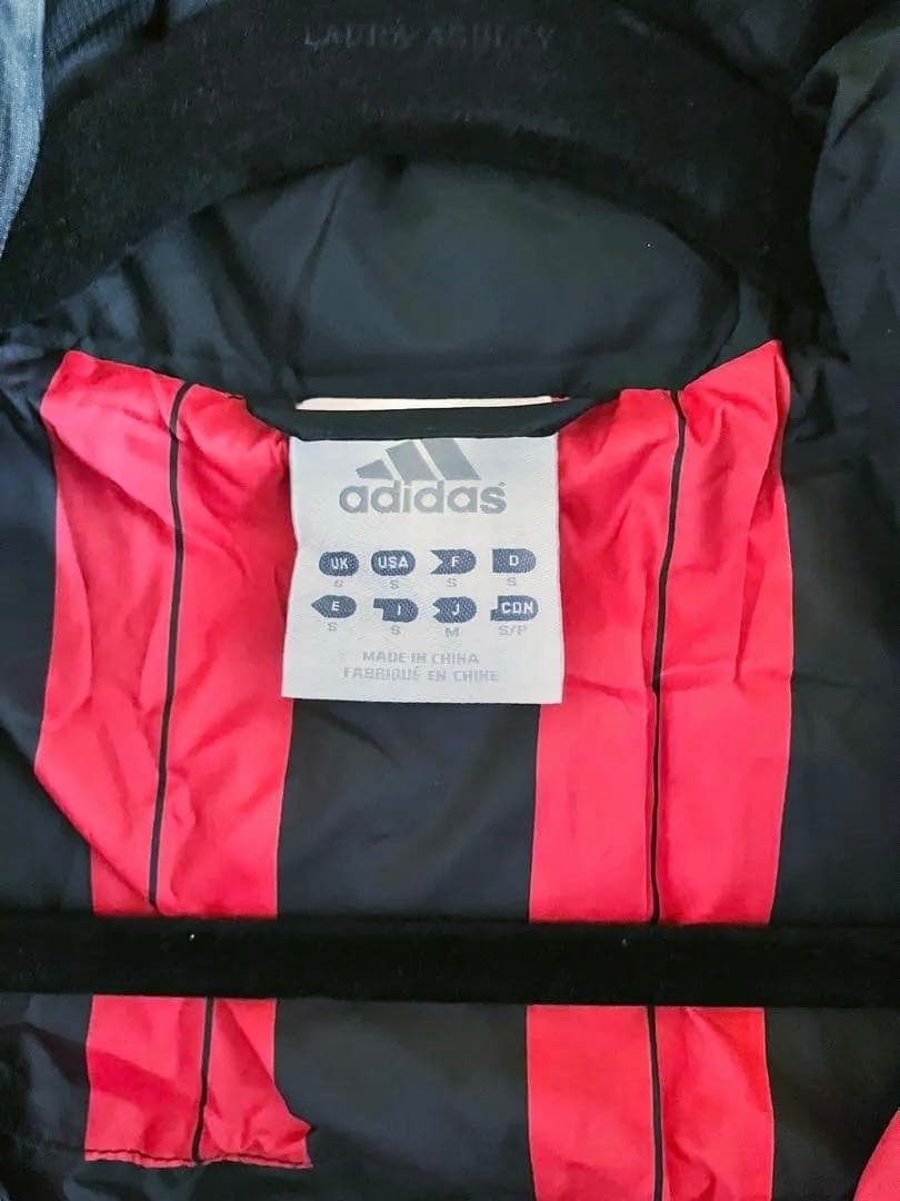 新品未使用 ACミラン 本田圭佑所属 アディダス ダウンベンチコート選手