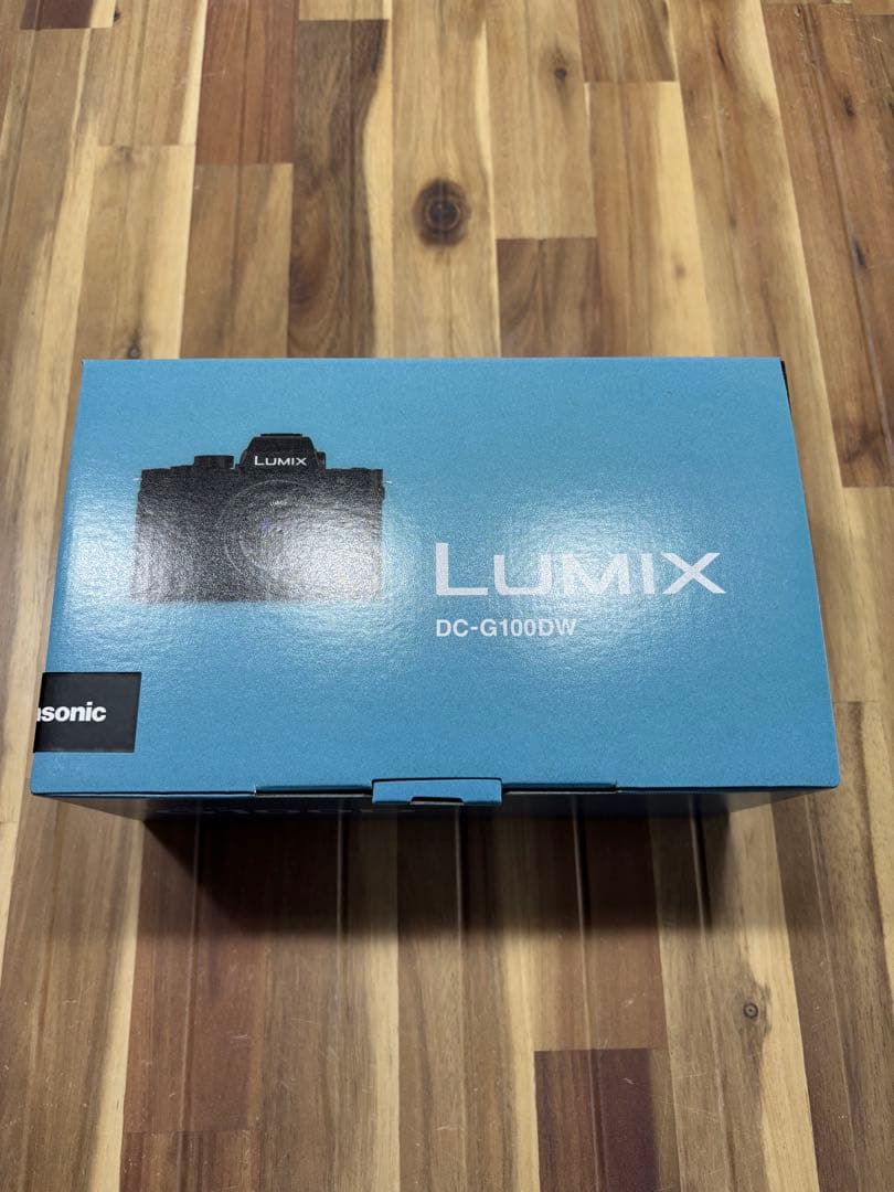 【未使用】Panasonic DC-G100DW ミラーレスカメラ　おまけ付き パナソニックが小型ミラーレスカメラ「LUMIX DC-G100D」発表、3つの