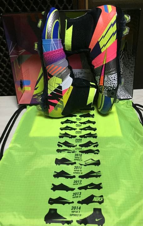 激レア 世界三千足限定 サッカー スパイク ワットザマーキュリアルFG