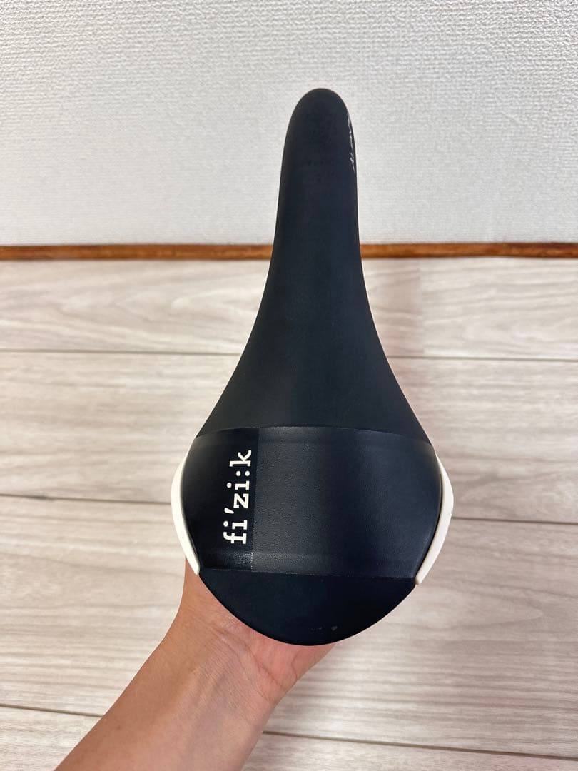 Fizik Aliante R1 Carbon サドル 143mm 楽天市場】フィジーク サドル テンポ アリアンテ R1 カーボンレール