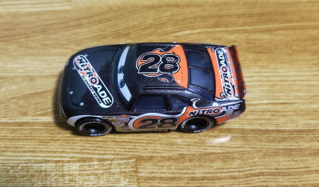 カーズ マテル 28 NiTRO ADE ピストンカップレーサー - メルカリ