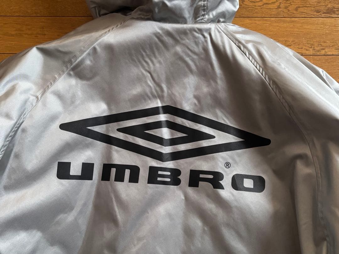北海高校サッカー部 UMBRO 薄グレー シルバー ベンチコート O-XO