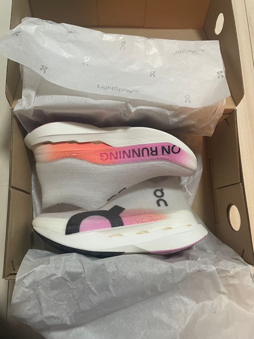 ON - Cloudboom Strike LS/W7.5 M6 - メルカリ