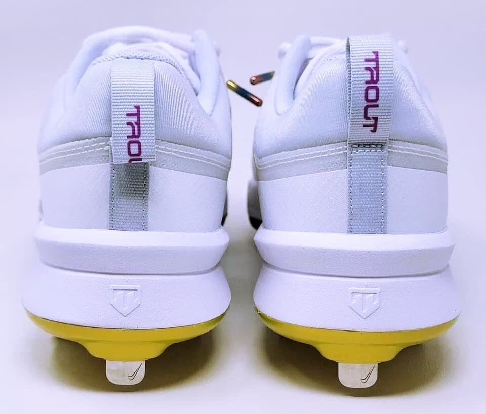 新品2026年USA限定☆Nike☆トラウト 9 Proレインボー☆26cm☆ - メルカリ