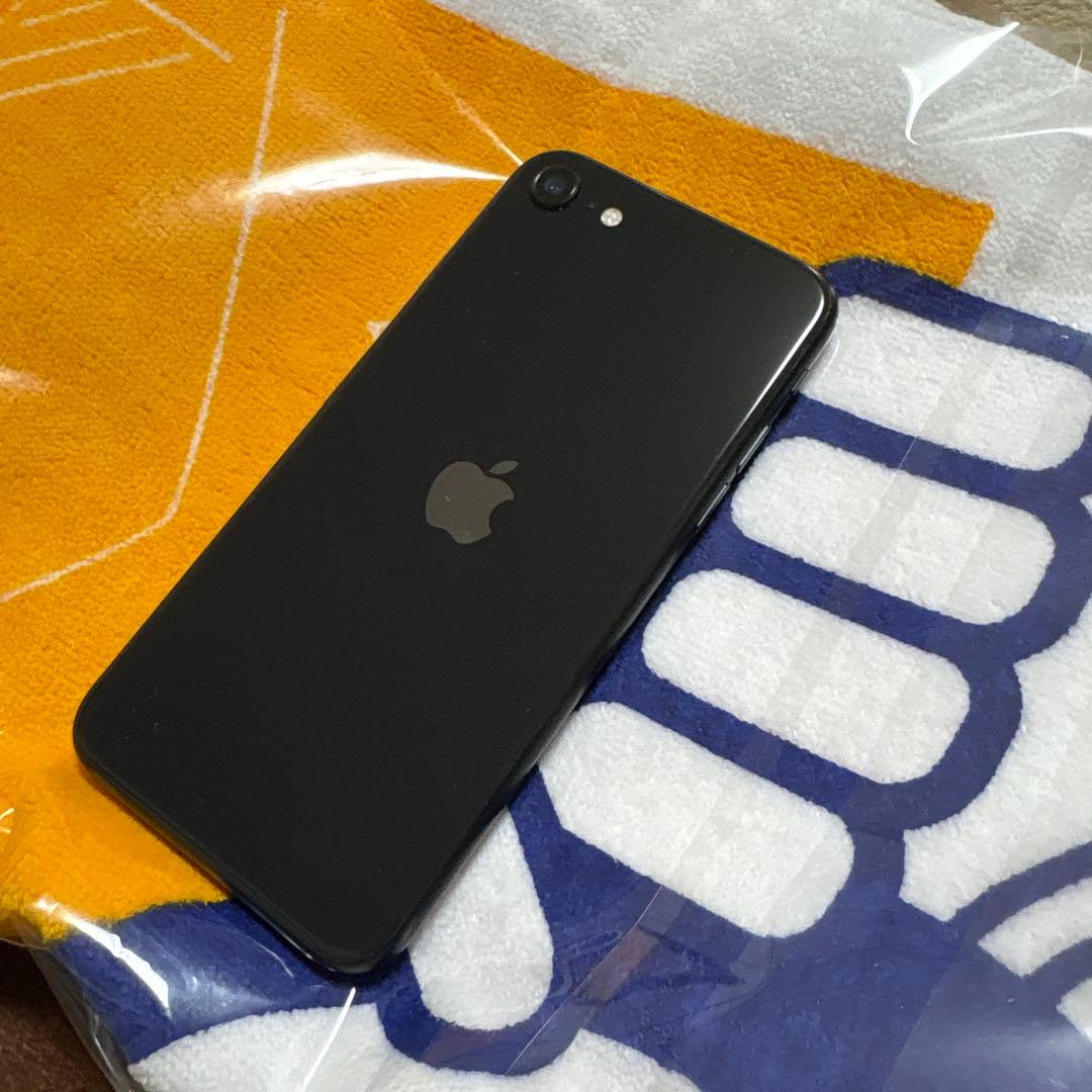 iPhone SE 64GB 第2世代 ブラック本体 - メルカリ