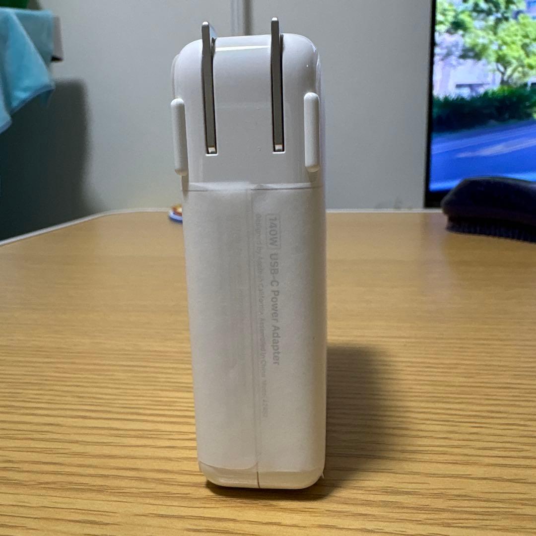 純正】Apple 140w USB-C 電源アダプタ - メルカリ