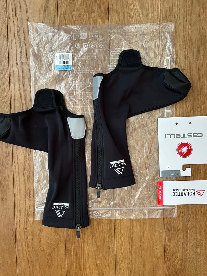 新品】Castelli ブラック シューズカバーPolartec® Mサイズ - メルカリ