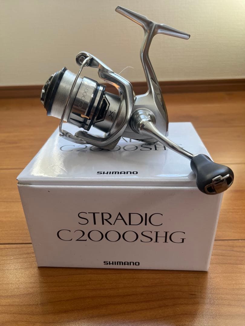 SHIMANO STRADIC 19 C2000SHG スピニングリール - メルカリ