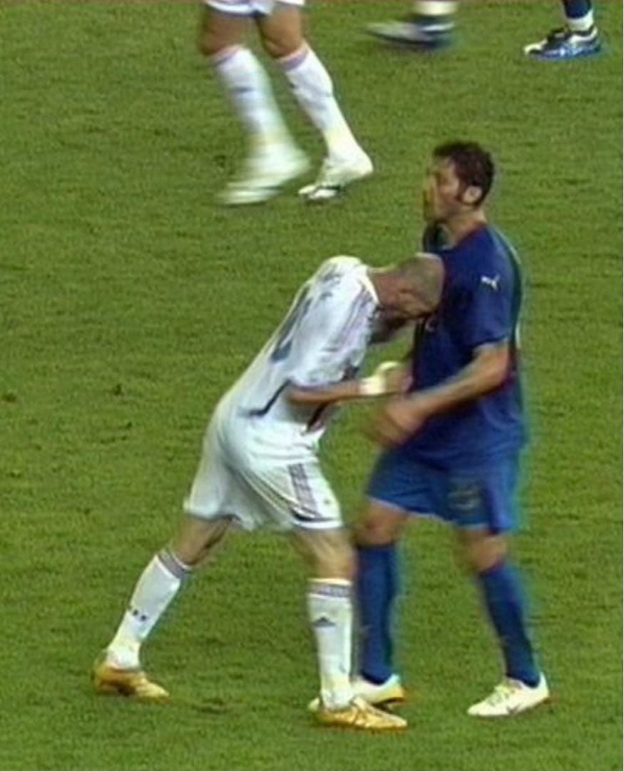 数量限定エディション】プレデター アブソリュート FG ゴールド ジダン