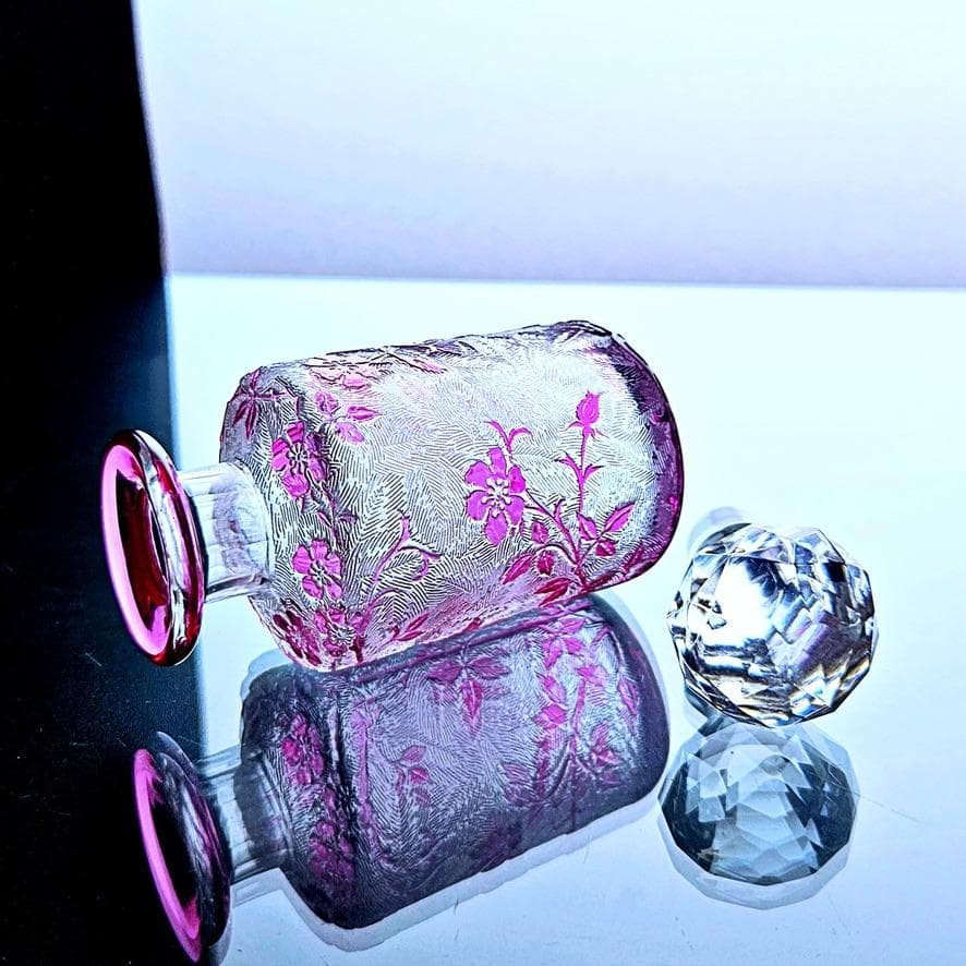 花のオールドバカラ エグランチエのプレート【1916年】