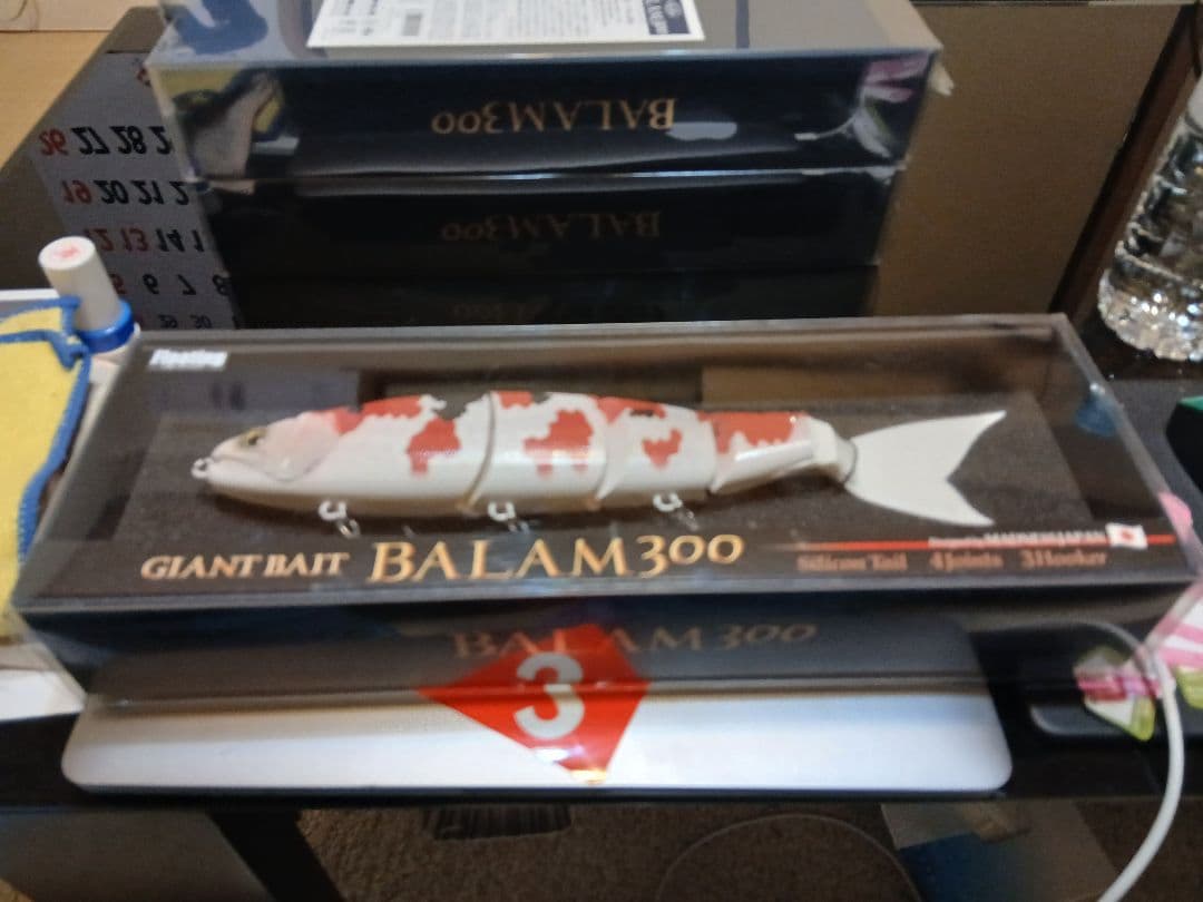 限定版BALAM300 ビッグベイトルアー ホワイト/レッド錦鯉 ビッグベイト | ルアーショップB－FARM