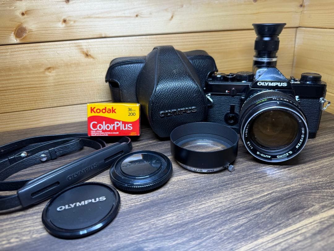 フィルムカメラ OLYMPUS OM-1 BLACK G.zuiko 55mm f1.2 標準大口径】OLYMPUS OM G.ZUIKO 55mm F1.2 外観レビュー | 収差Love