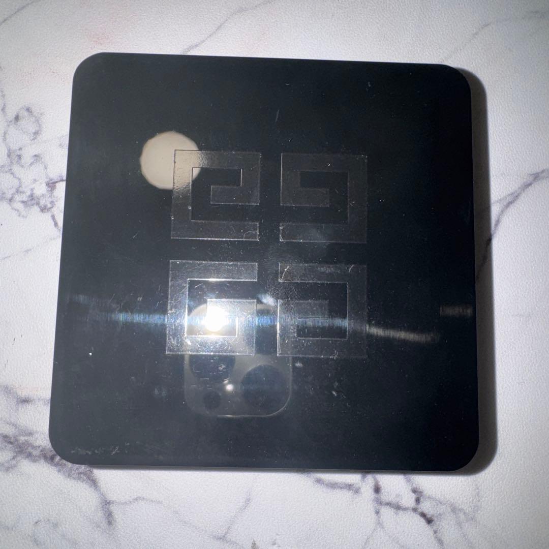 ジバンシイ ソワンノワール UV コンパクト 12g - メルカリ