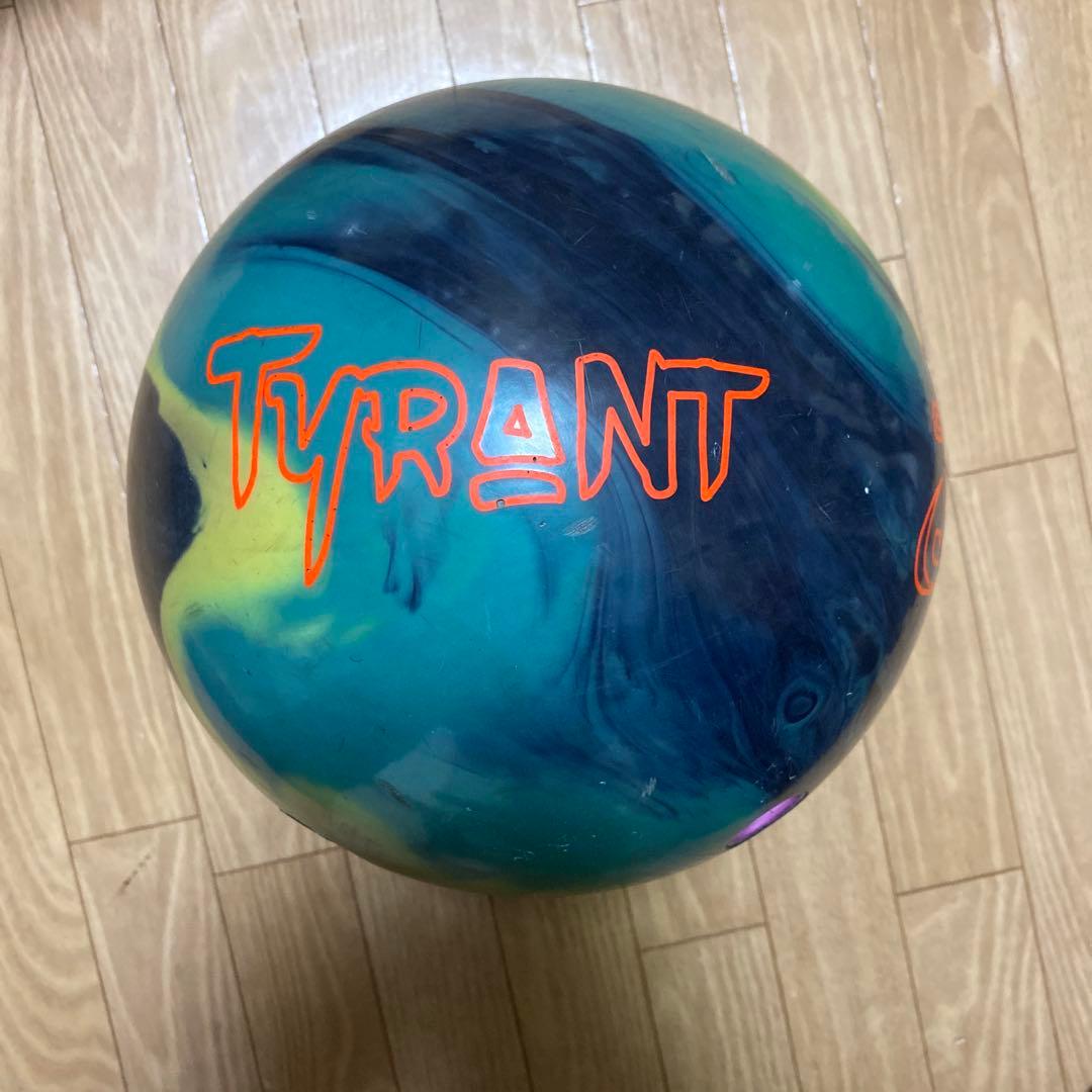 タイラント 14ポンド ボウリングボール - メルカリ