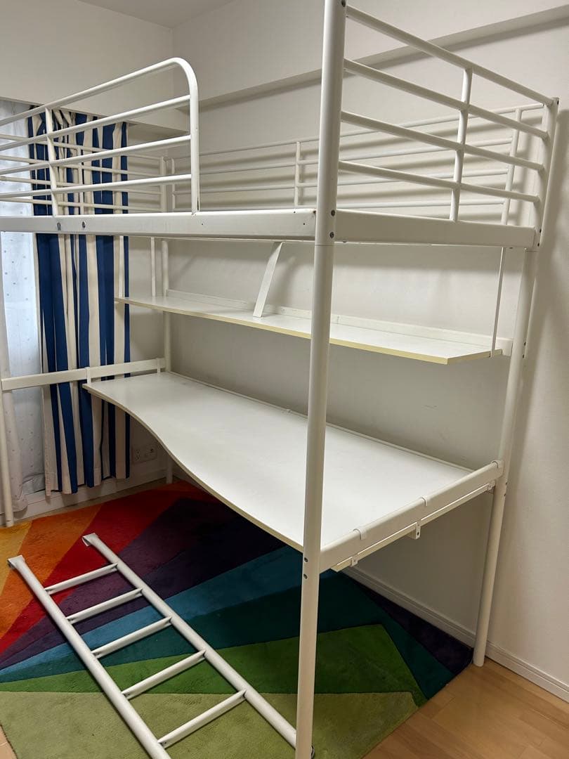 早い者勝ちIKEA ロフトベッド デスク付き TROMSO【23区東側引取限定