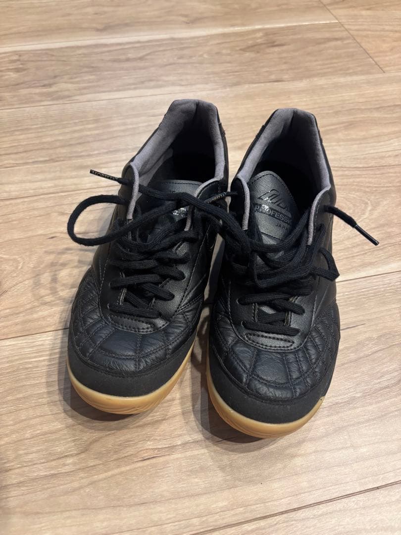 Mizuno Enerzy モレリア　フットサルシューズ　インドア　ブラック ミズノ（MIZUNO）（メンズ、レディース）フットサルシューズ インドア