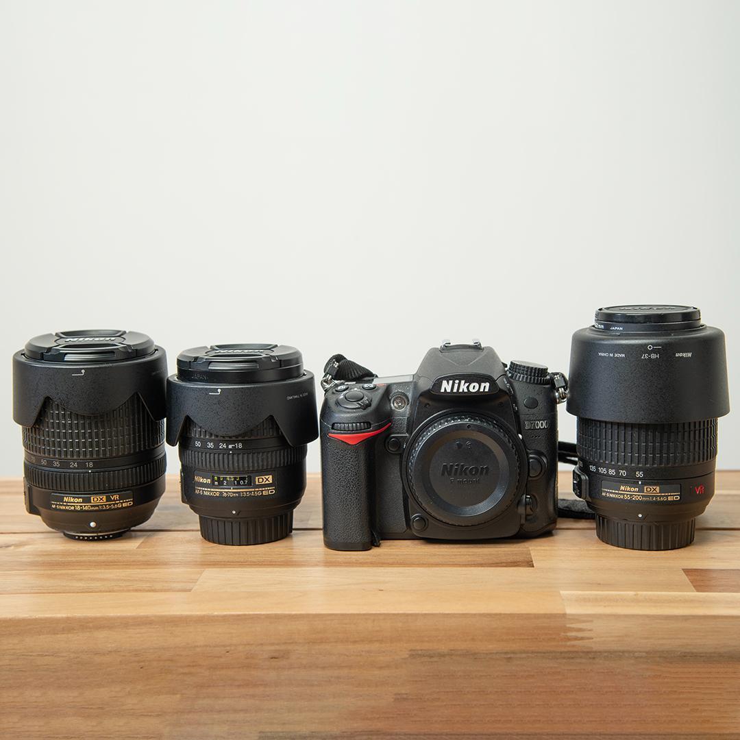 Nikon D7000（シャッター回数5700回、DXレンズ3本、付属品付き