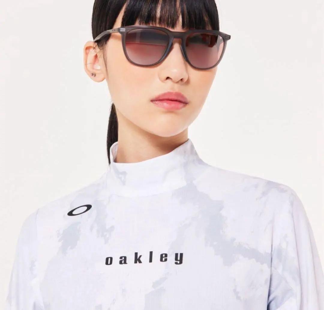 新品オークリーゴルフ【L】春夏セットアップ モック長袖＆スカート