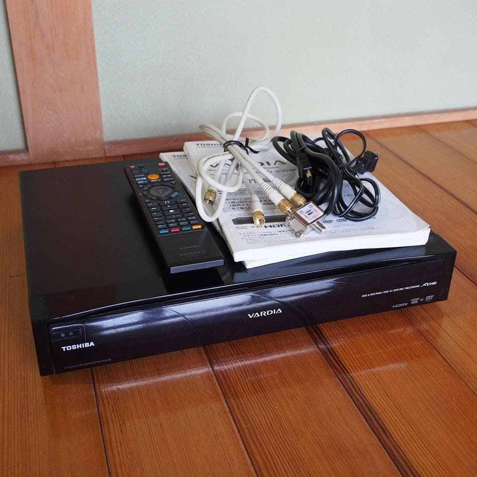 東芝VARDIA RD-S304Kハイビジョンレコーダー 稼働品 純正リモコン