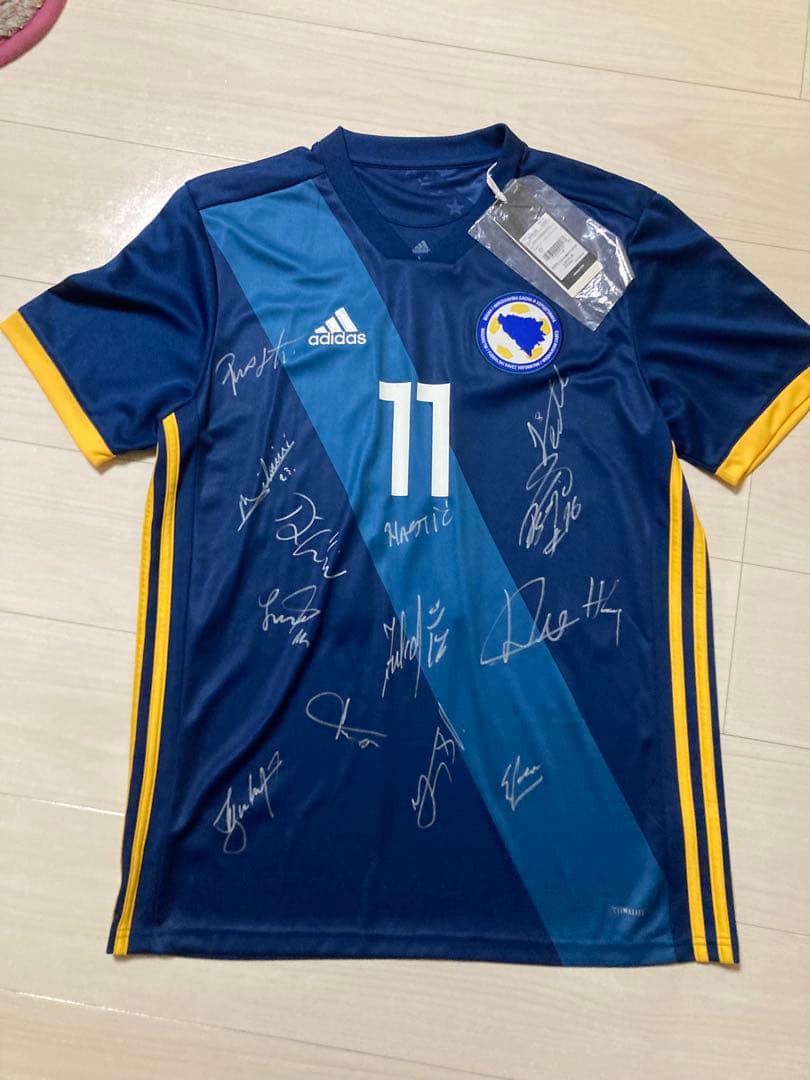 【新品】ボスニアヘルツェゴビナ代表2018ホームユニフォーム11番ジェコ サイン 新品】ボスニアヘルツェゴビナ代表2018ホームユニフォーム11番ジェコ