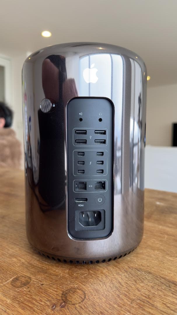 Apple Mac Pro Late 2013 D500 静音プロ向け Mac Pro Apple 3.5GHz 6コア 32GB/SSD1TB/FirePro D500/Wi-Fi