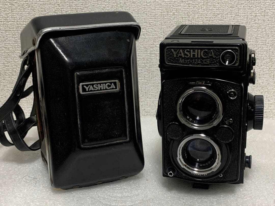 フィルムカメラ YASHICA mat 124G Yashica Mat 124G: A Twin-Lens Classic · Lomography