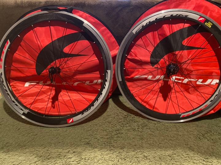 フルクラム REDWIND 美品 カーボンホイール ディープ 風を切れ！アルミディープリムホイール、フルクラムレッドウィンド