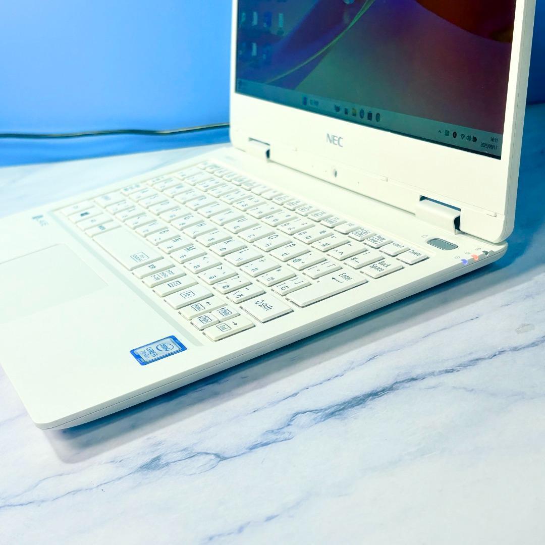 ☆1台限り☆】軽量コンパクト！SSDで快速・Win11・ホワイトノートパソコン