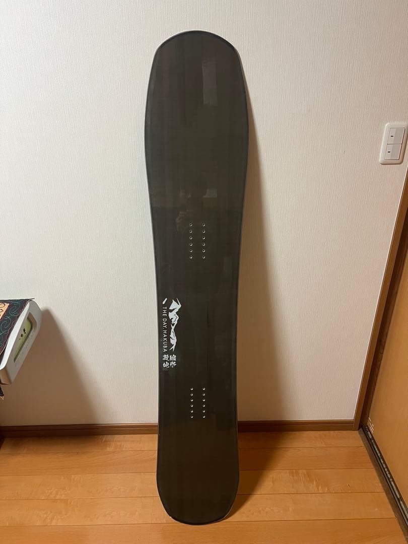 THE DAY HAKUBA 凝縮地形 パウダーボード ツリーラン スノーボード 白馬を滑るためのスノーボードTHE DAY.HAKUBAが3万円+TAXにこだわる