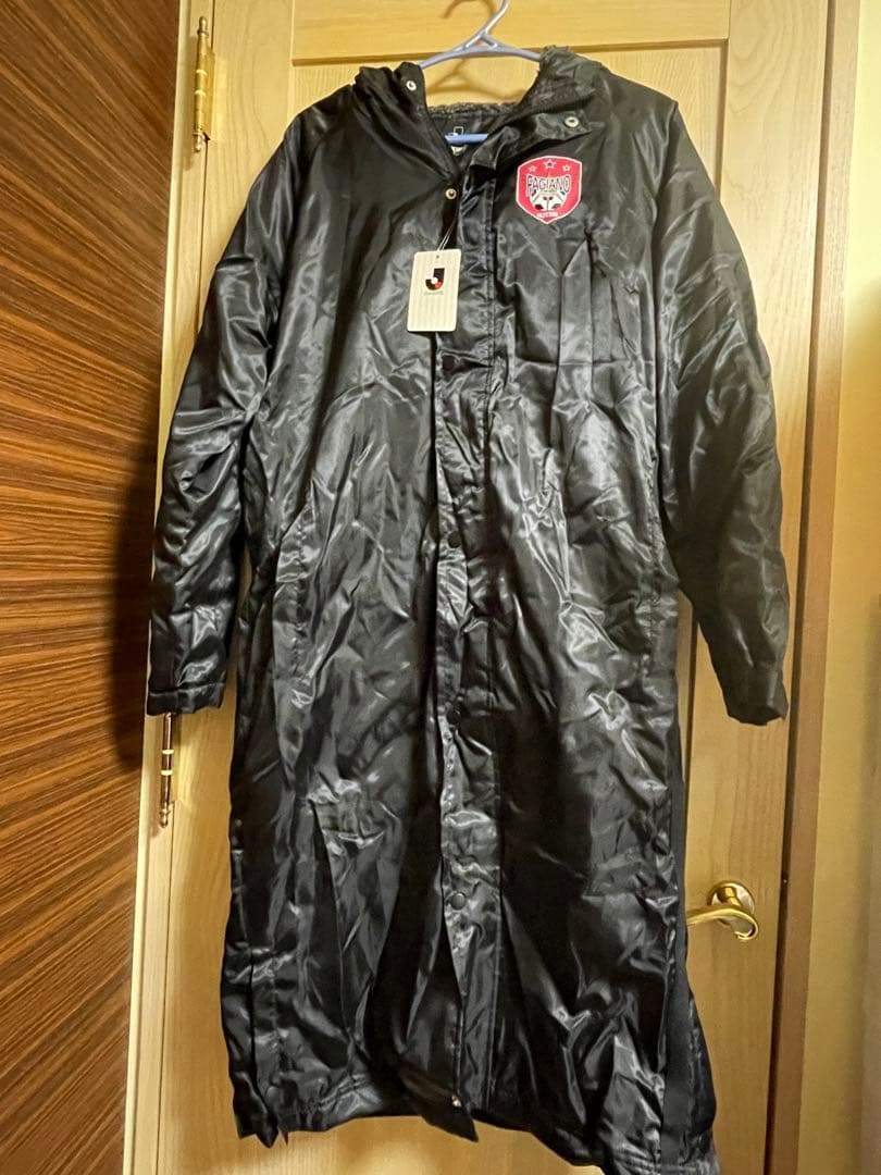 ファジアーノ岡山 ベンチコート 黒Sサイズ タグ付き未使用品 旧
